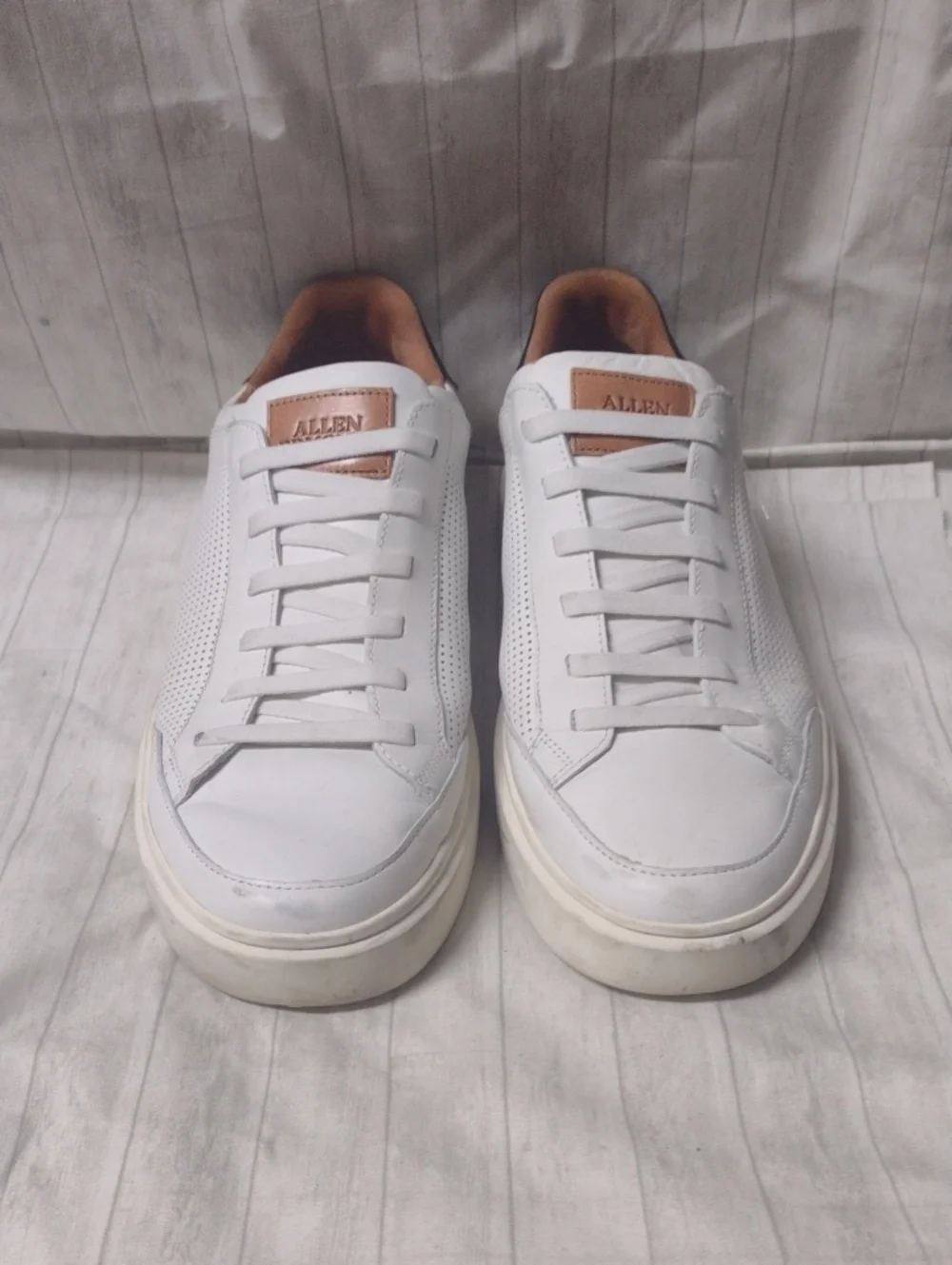 Allen Edmonds White Leather Sneakers (J1308)